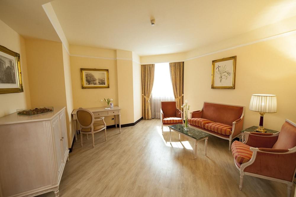 Shg Hotel De La Ville Vicenza Exterior photo