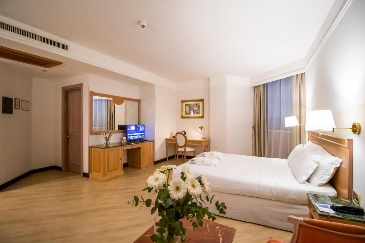Shg Hotel De La Ville Vicenza Exterior photo