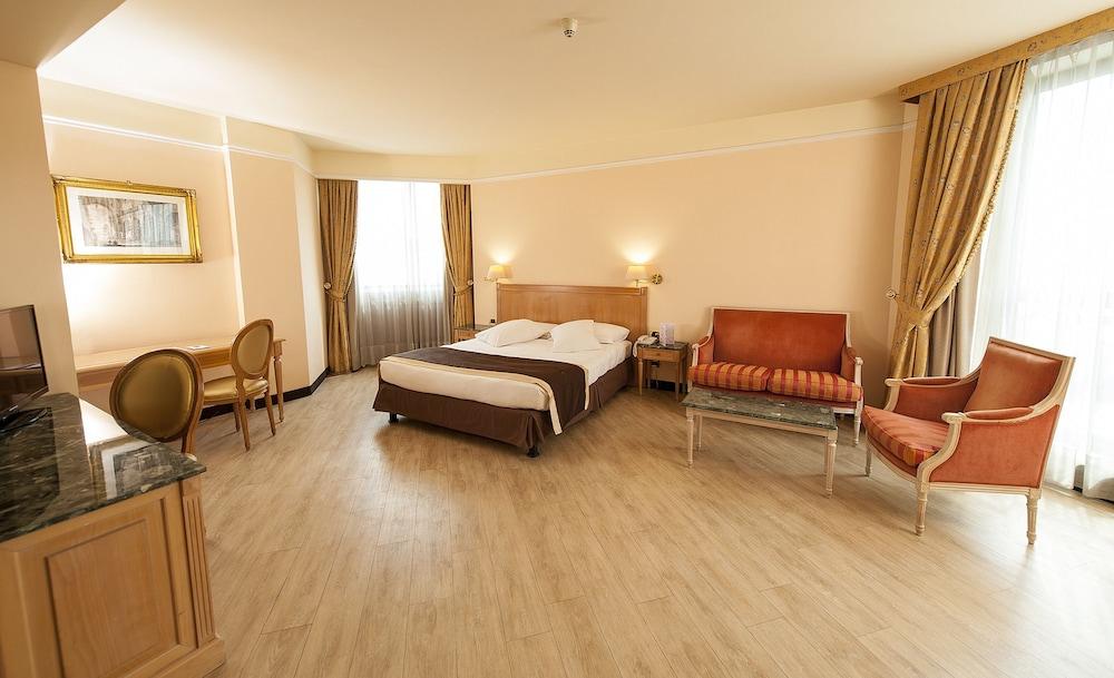 Shg Hotel De La Ville Vicenza Exterior photo